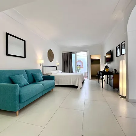 Casa Giuliani بيت ضيافة 4*